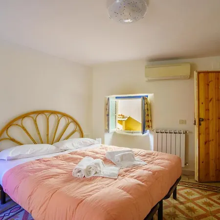 Ca Torre Guest house *